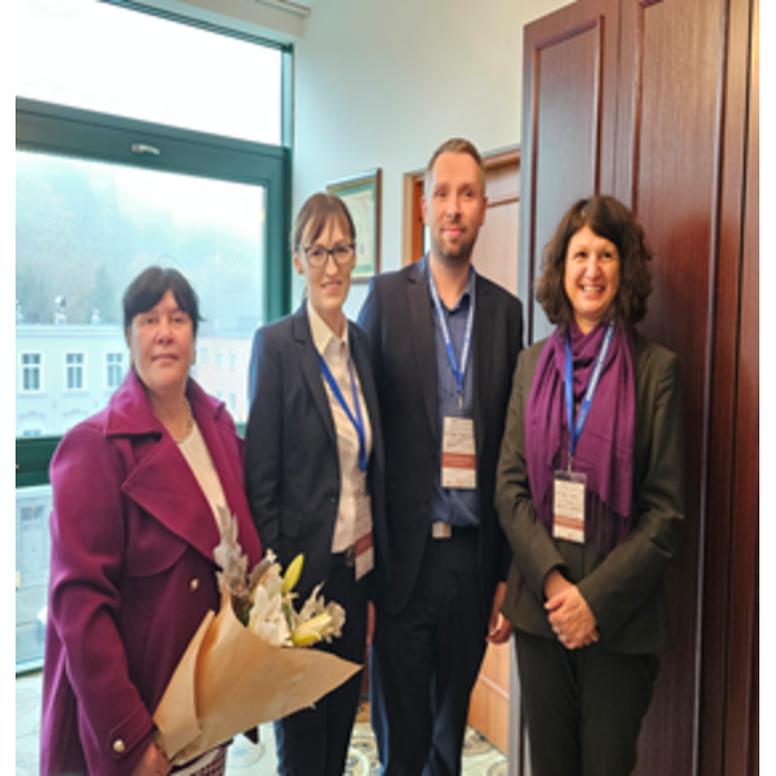 rizova-3_700x700_pad_478b24840a