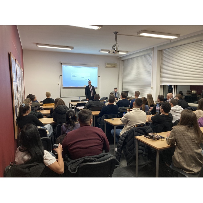 img-2594-2_700x700_pad_478b24840a