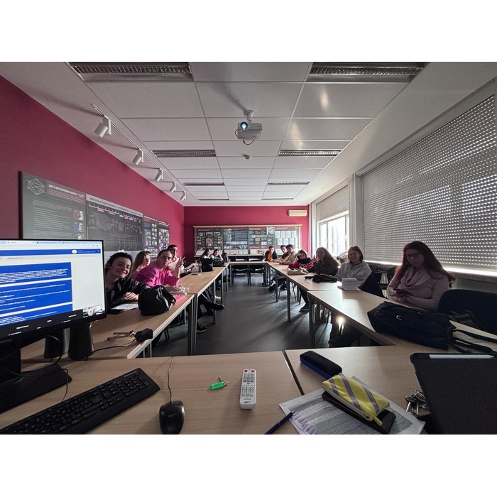 messenger-creation-1-d099633-292-d-43-c1-a0-ef-d901-e709-d6-e8_700x700_pad_478b24840a