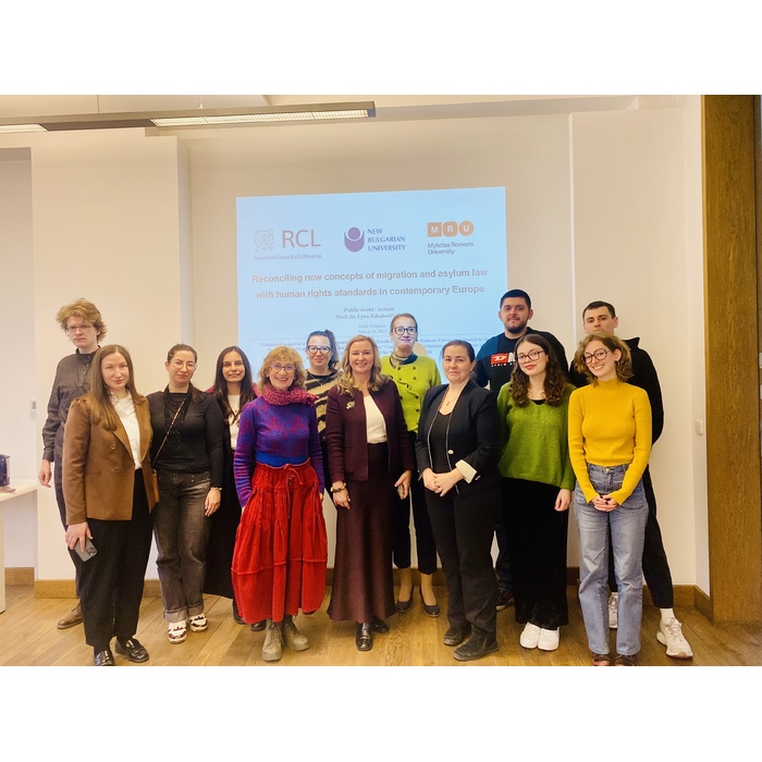 zglavna_700x700_pad_478b24840a