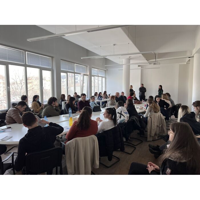 nauchna-shkola_700x700_pad_478b24840a