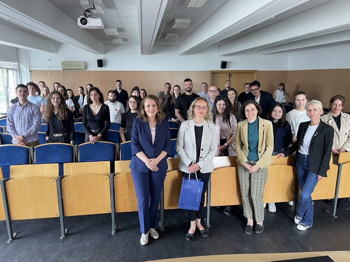 1747919806249322_700x700_fit_478b24840a