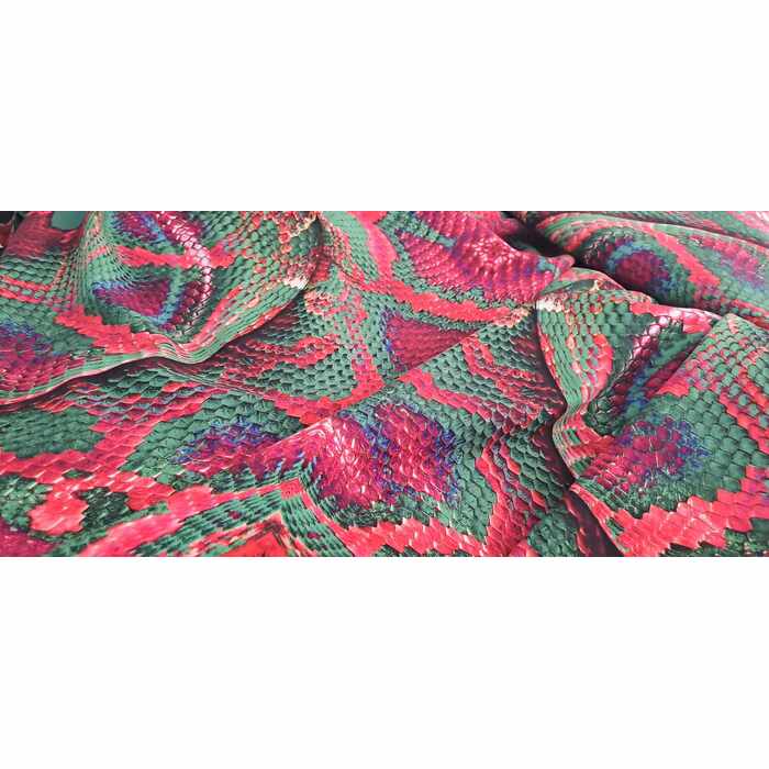 01_700x700_pad_478b24840a