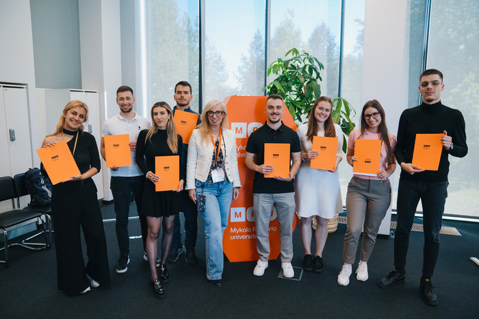 1_700x700_fit_478b24840a