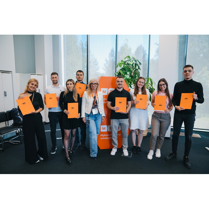 1_700x700_pad_478b24840a