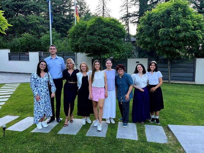 nb-uteam_700x700_fit_478b24840a