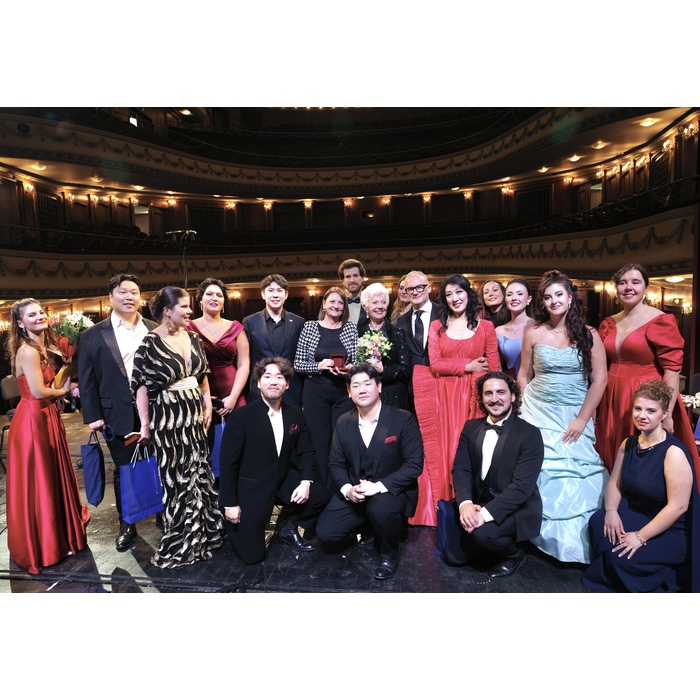 1_700x700_pad_478b24840a