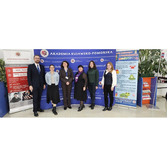 familna_700x700_pad_478b24840a