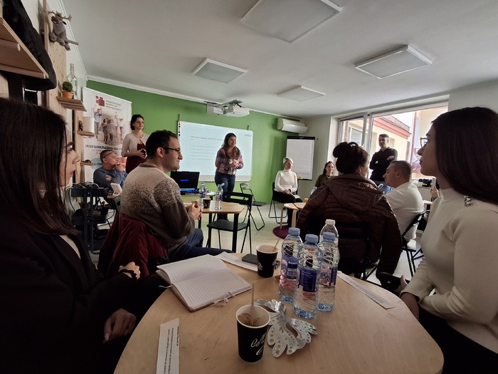 studenti1_700x700_fit_478b24840a