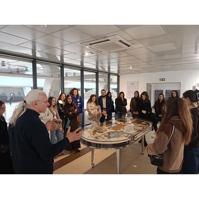 zaglavna-popov_700x700_pad_478b24840a