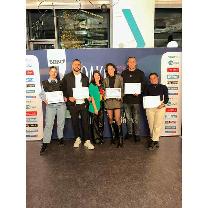 evelina-1_700x700_pad_478b24840a