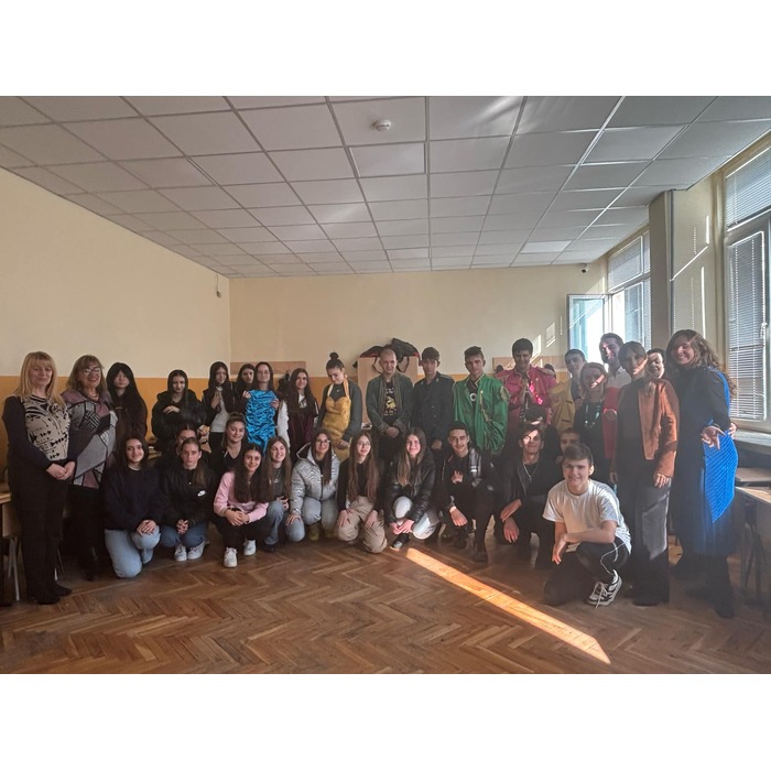 7f236a41-c125-43b7-8504-1ccee4ce0dff_700x700_pad_478b24840a