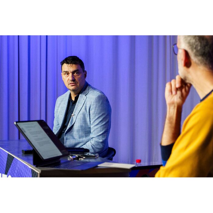 anatomia-na-vdahnovenieto-14_700x700_pad_478b24840a