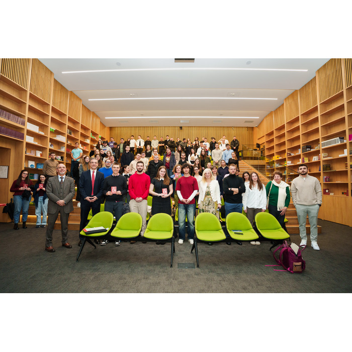 stroeni-zaglavna_700x700_pad_478b24840a