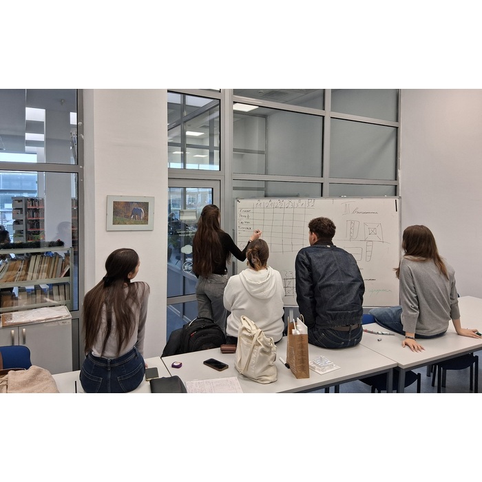 seminar-za-studenti-informazionn-resursi-za-diplomna-teza_700x700_pad_478b24840a