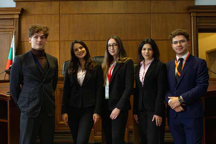 studenti1_700x700_fit_478b24840a