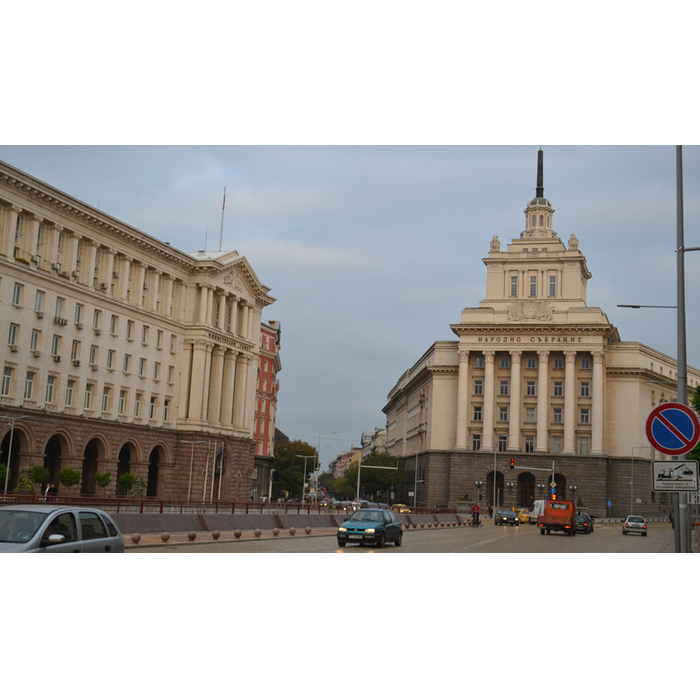 narodno-subranie_700x700_pad_478b24840a