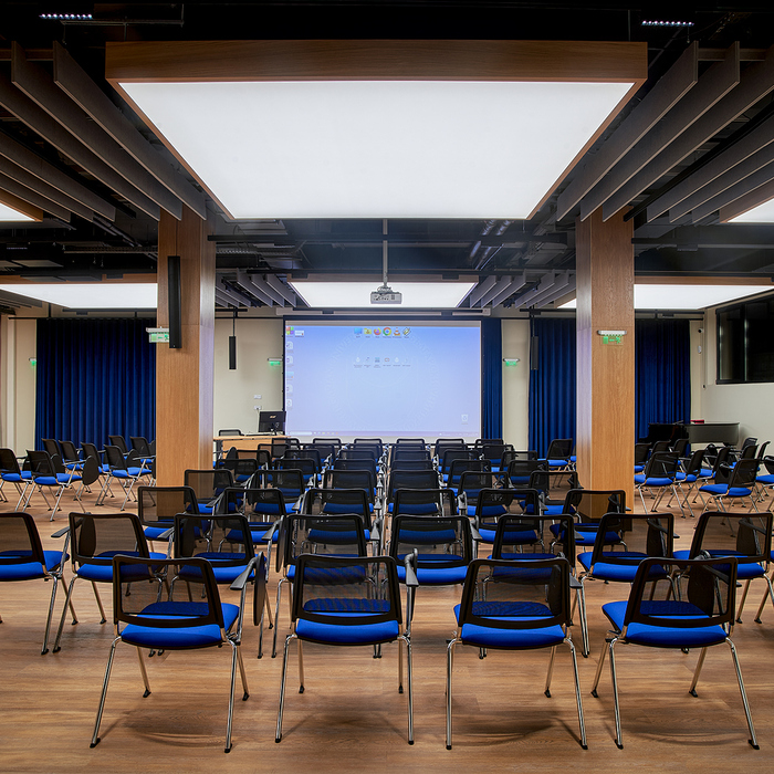 auditoria-2-1_700x700_fit_478b24840a