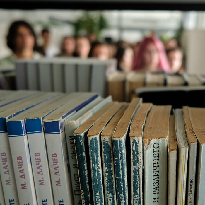 biblioteka1_700x700_fit_478b24840a