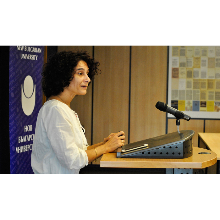 desislava-boshnakova_700x700_pad_478b24840a