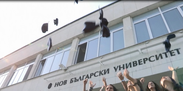 01_700x700_fit_478b24840a