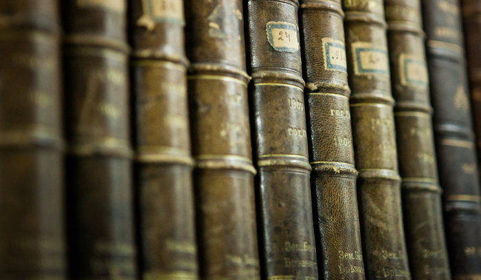 books3_700x700_fit_478b24840a