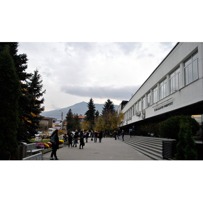 dsc0009_700x700_pad_478b24840a