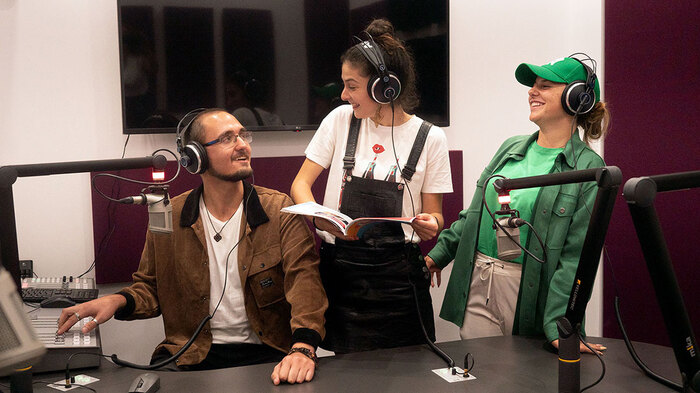 radio2_700x700_fit_478b24840a