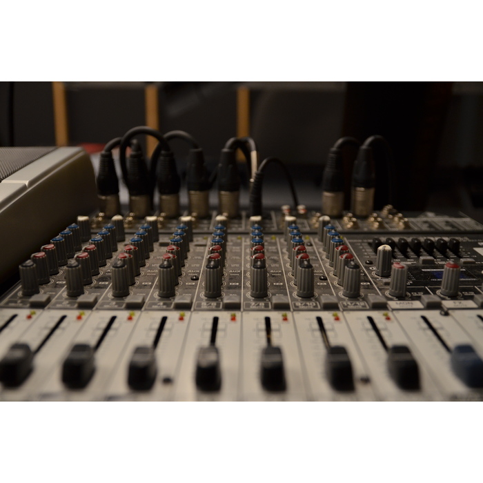 dsc-0137_700x700_pad_478b24840a