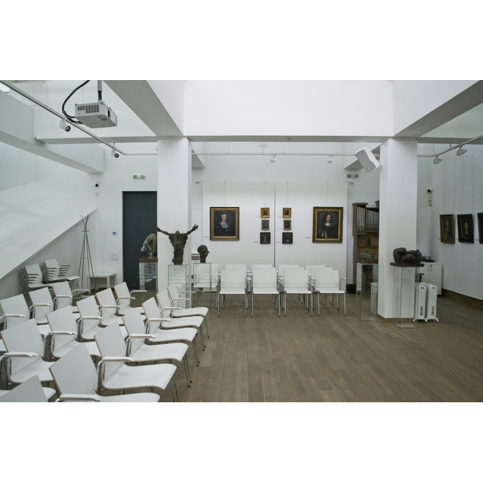 dsc-0079_700x700_pad_478b24840a