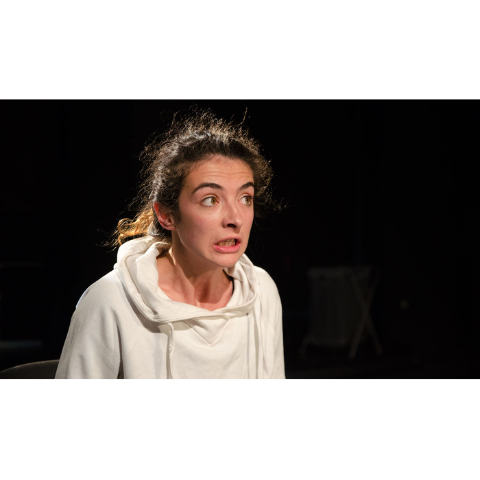 neshto-me-grize3_700x700_pad_478b24840a